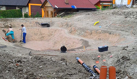 Modelace tvaru jezírka se stupni pro rostliny